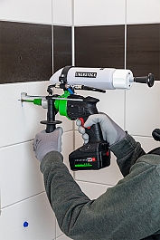 Использование аккумуляторной дрели для мокрого алмазного бурения Eibenstock END 40 A Использование аккумуляторной дрели для мокрого алмазного бурения Eibenstock END 40 A