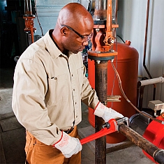 Использование ключа трубного прямого Ridgid Heavy Duty 60" Использование ключа трубного прямого Ridgid Heavy Duty 60"